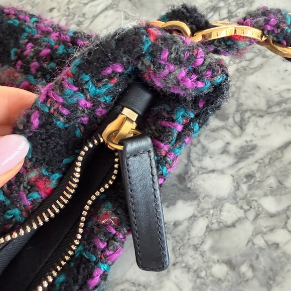 Chanel Tweed Shoulder Bag - Picture 8 of 8